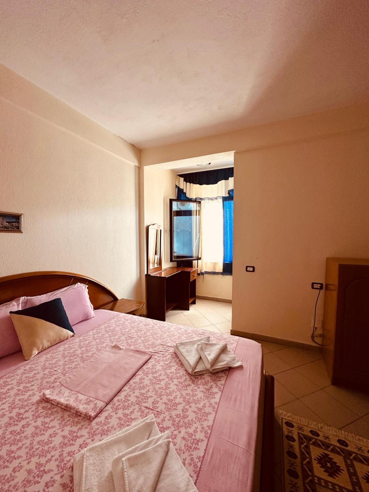 Hotel Saint Marena Pogradec Værelse billede